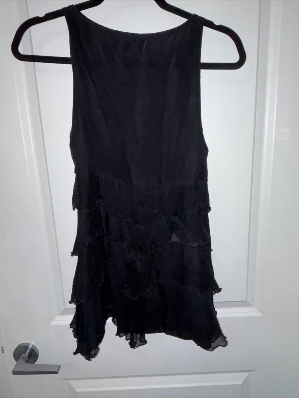 Elizabeth and James Sleeveless Top
Size S - Picture 4 of 7